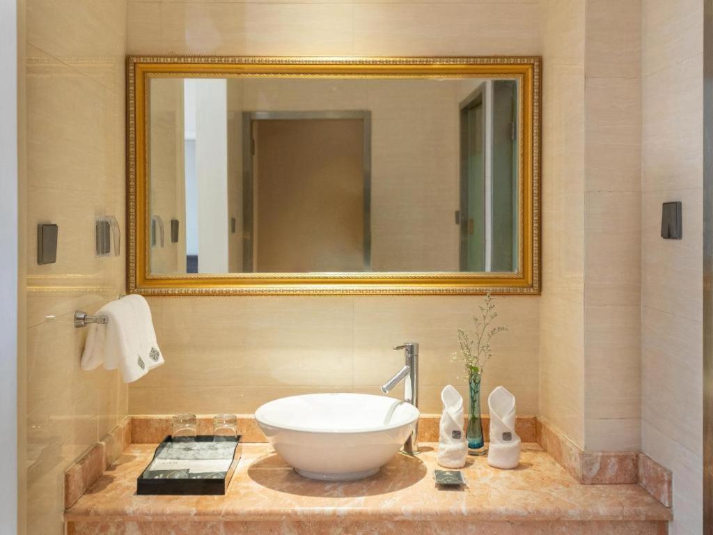 ชอนไพน์ โฮเต็ล- ซือเจียจวง ฟางเป่ย Hotel Ershilipu  ภายนอก รูปภาพ