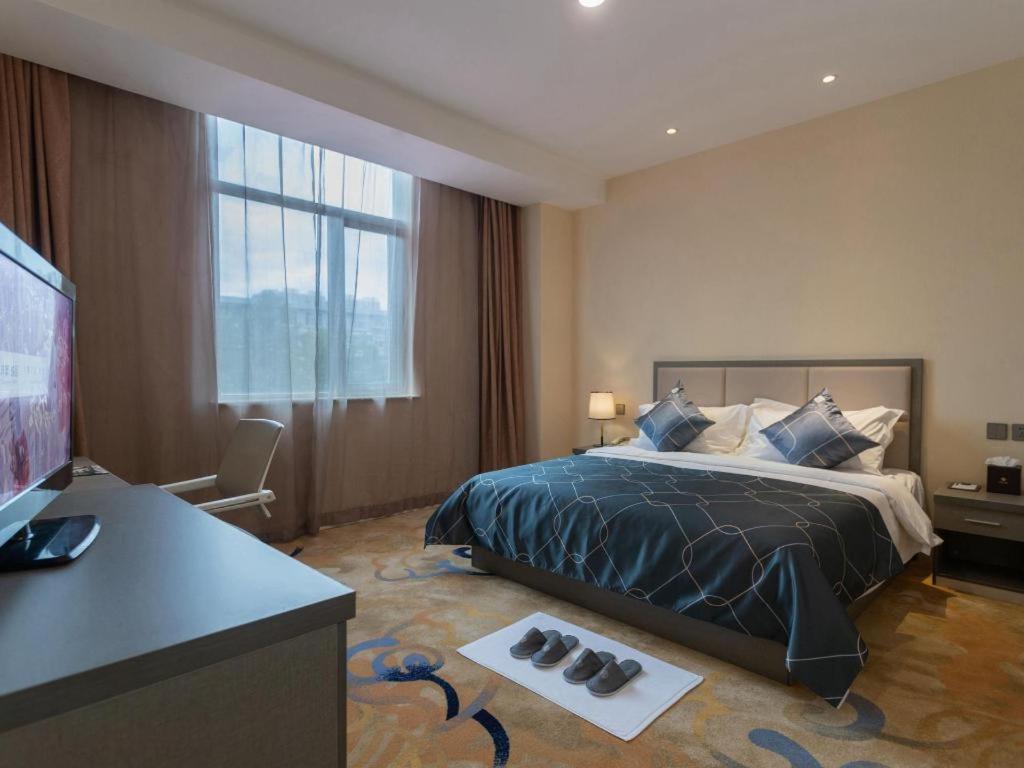 ชอนไพน์ โฮเต็ล- ซือเจียจวง ฟางเป่ย Hotel Ershilipu  ภายนอก รูปภาพ